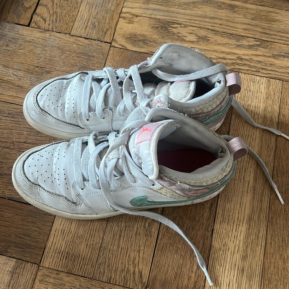 Nikes size 3